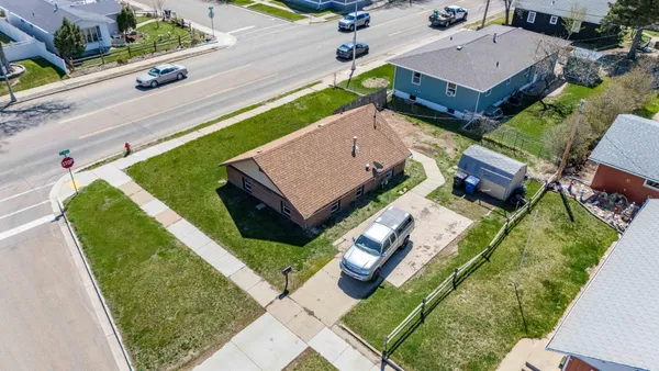 $1,000,000 | 11 6th Avenue West, Dickinson, ND 58601
