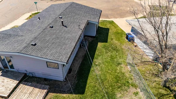 $1,000,000 | 11 6th Avenue West, Dickinson, ND 58601