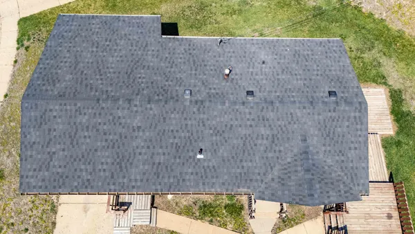 $1,000,000 | 11 6th Avenue West, Dickinson, ND 58601