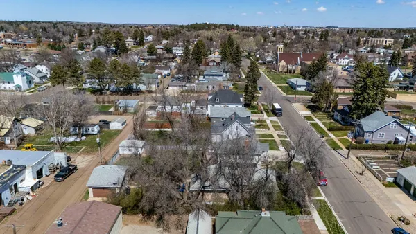 $1,000,000 | 11 6th Avenue West, Dickinson, ND 58601