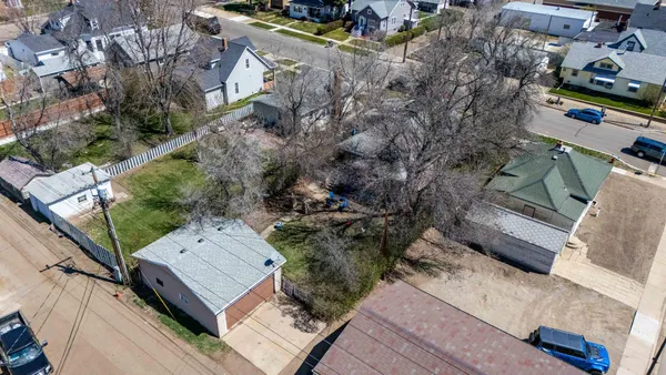 $1,000,000 | 11 6th Avenue West, Dickinson, ND 58601