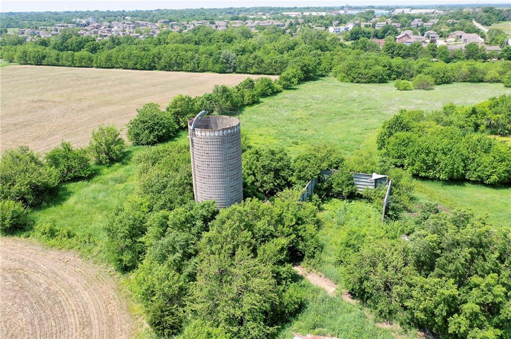 18721 West 207th Street Spring Hill, KS 66083 - Photo 17 of 21