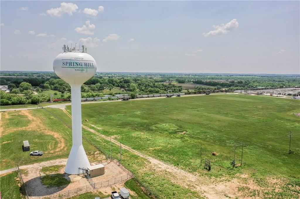 18721 West 207th Street Spring Hill, KS 66083 - Photo 4 of 21