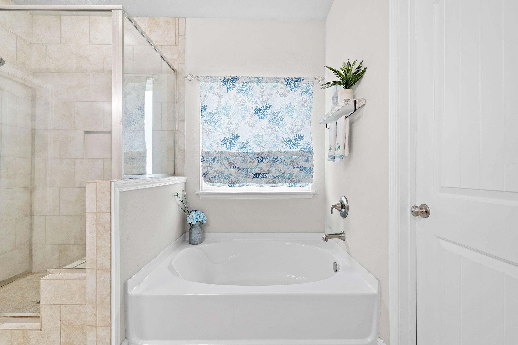 672 Alderberry Road Santa Rosa Beach, FL 32459 - Photo 13 of 24 a bathroom with a bathtub