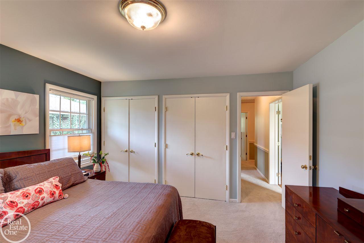 1160 South Renaud Road Grosse Pointe Woods, MI 48236 - Photo 39 of 48