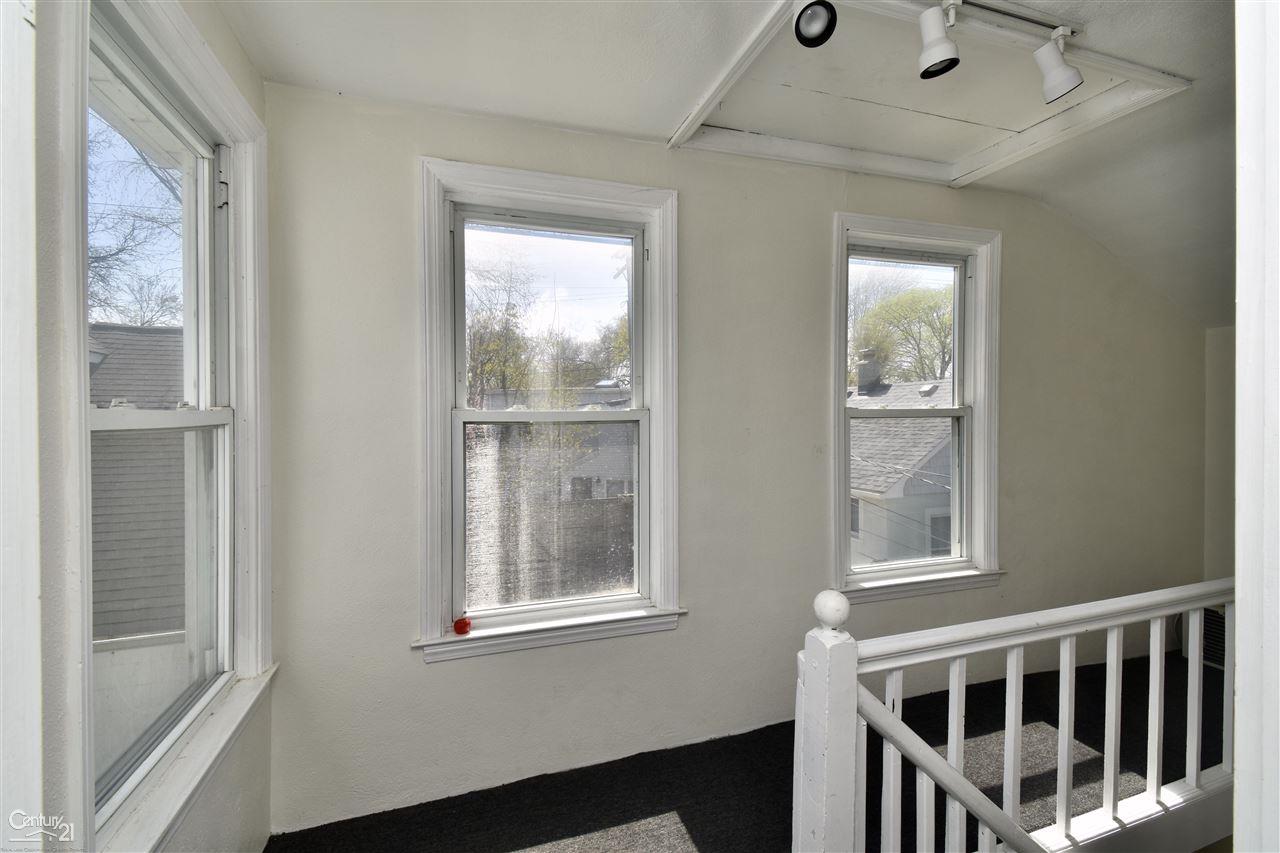 131 Muir Road Grosse Pointe Farms, MI 48236 - Photo 4 of 21