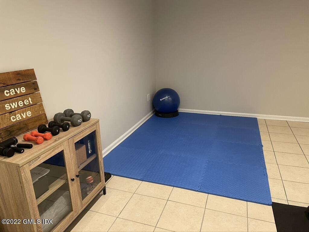 78 River Road, Unit 16 Cos Cob, CT 06807 - Photo 33 of 40 Gym