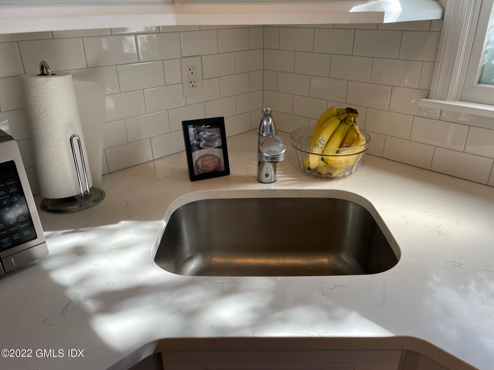 78 River Road, Unit 16 Cos Cob, CT 06807 - Photo 5 of 40 Quartz countertops