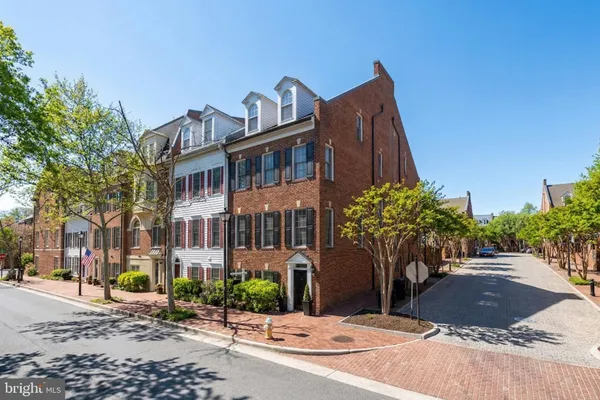 $1,200,000 | 414 North Royal Street, Alexandria, VA 22314