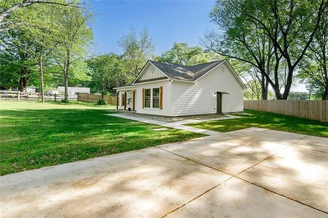 $3,000 | 1921 Hazelwood Drive Southeast, Marietta, GA 30067