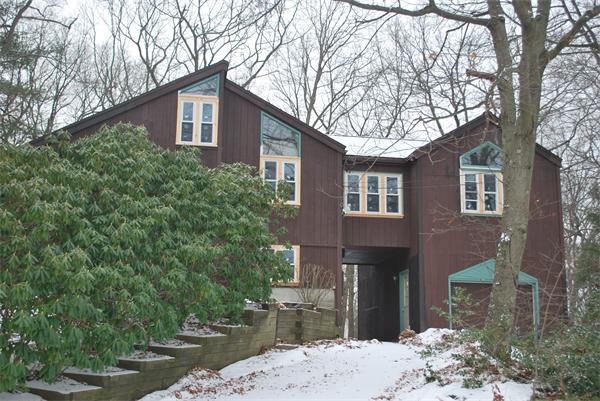 42 Reynolds Road Wakefield, MA 01880 - Photo 1 of 17 Gallery Image 1