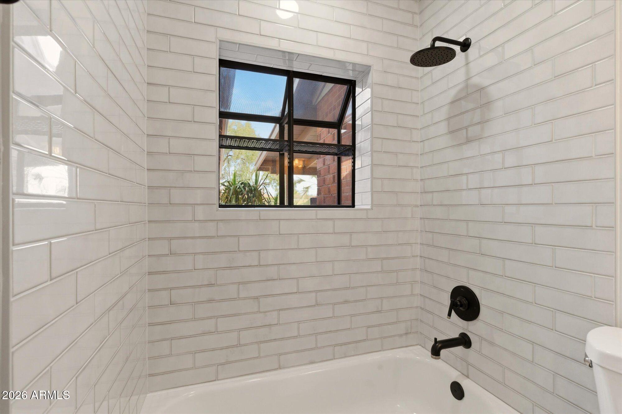 840 East Ocotillo Road Phoenix, AZ 85014 - Photo 18 of 32 Guest Bath