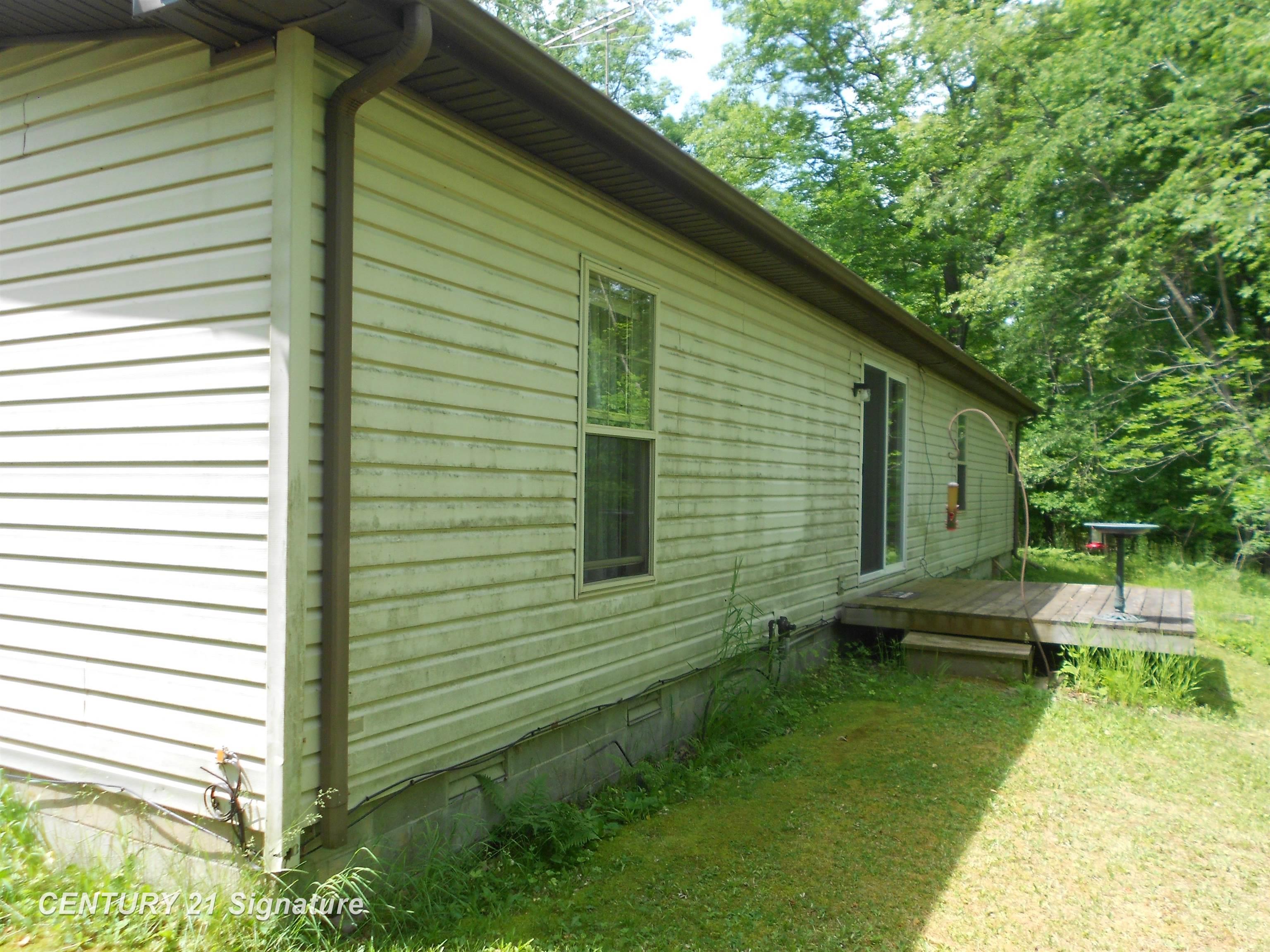 5185 Henderson Lake Road Prescott, MI 48756 - Photo 18 of 39 50116528-15.JPG