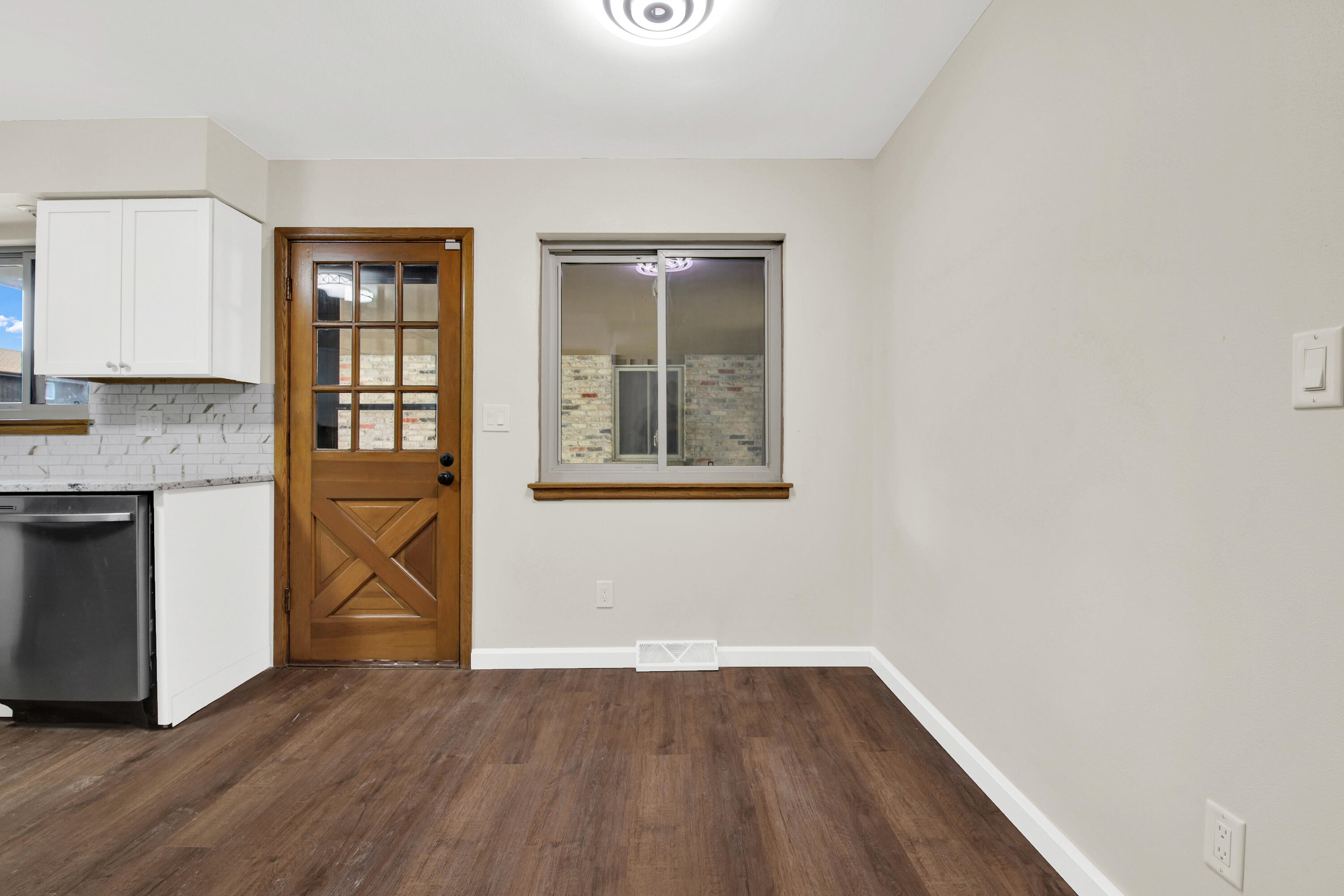 9851 Beloit Road Milwaukee, WI 53228 - Photo 13 of 27 9851 W Beloit Road-13