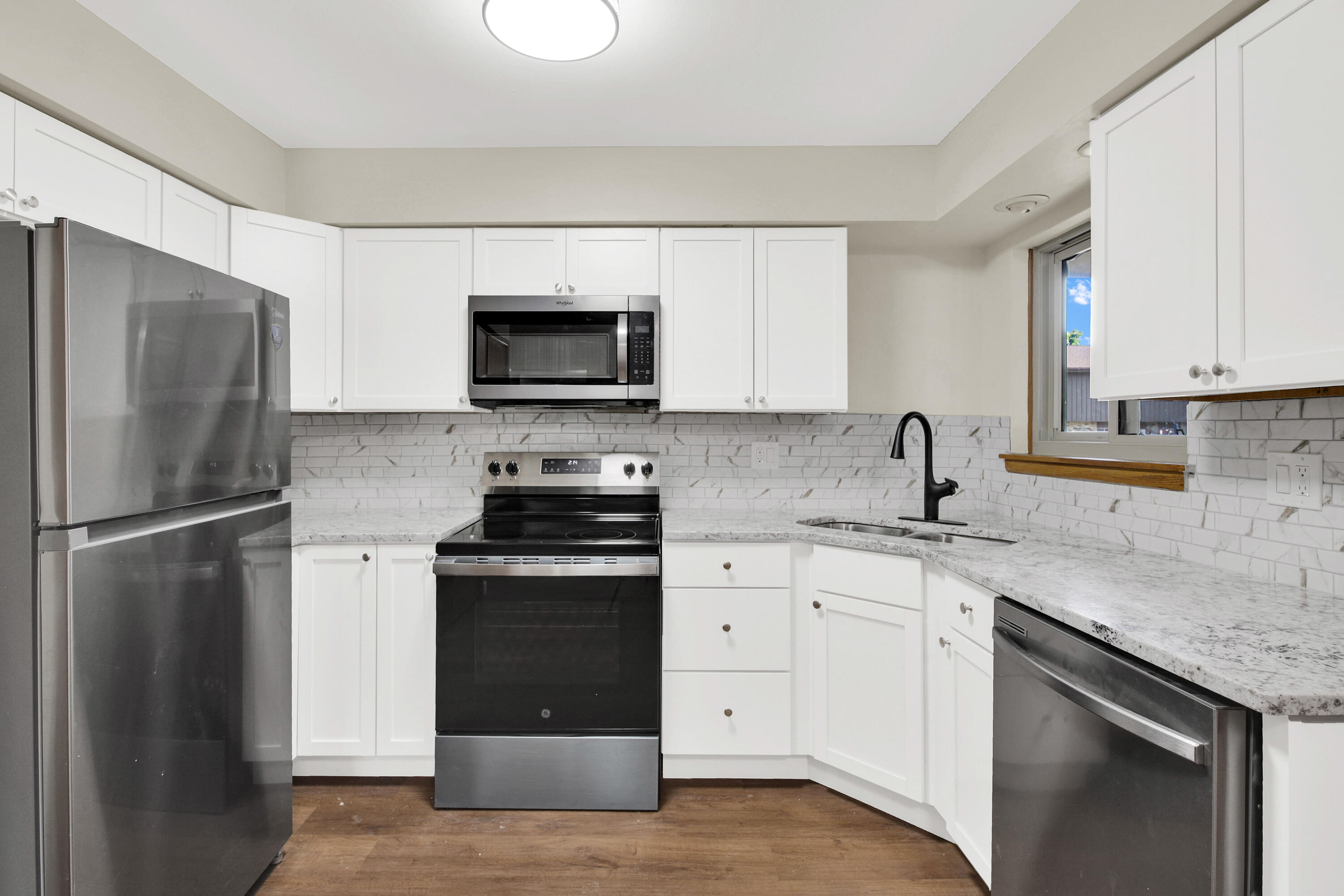 9851 Beloit Road Milwaukee, WI 53228 - Photo 14 of 27 9851 W Beloit Road-14