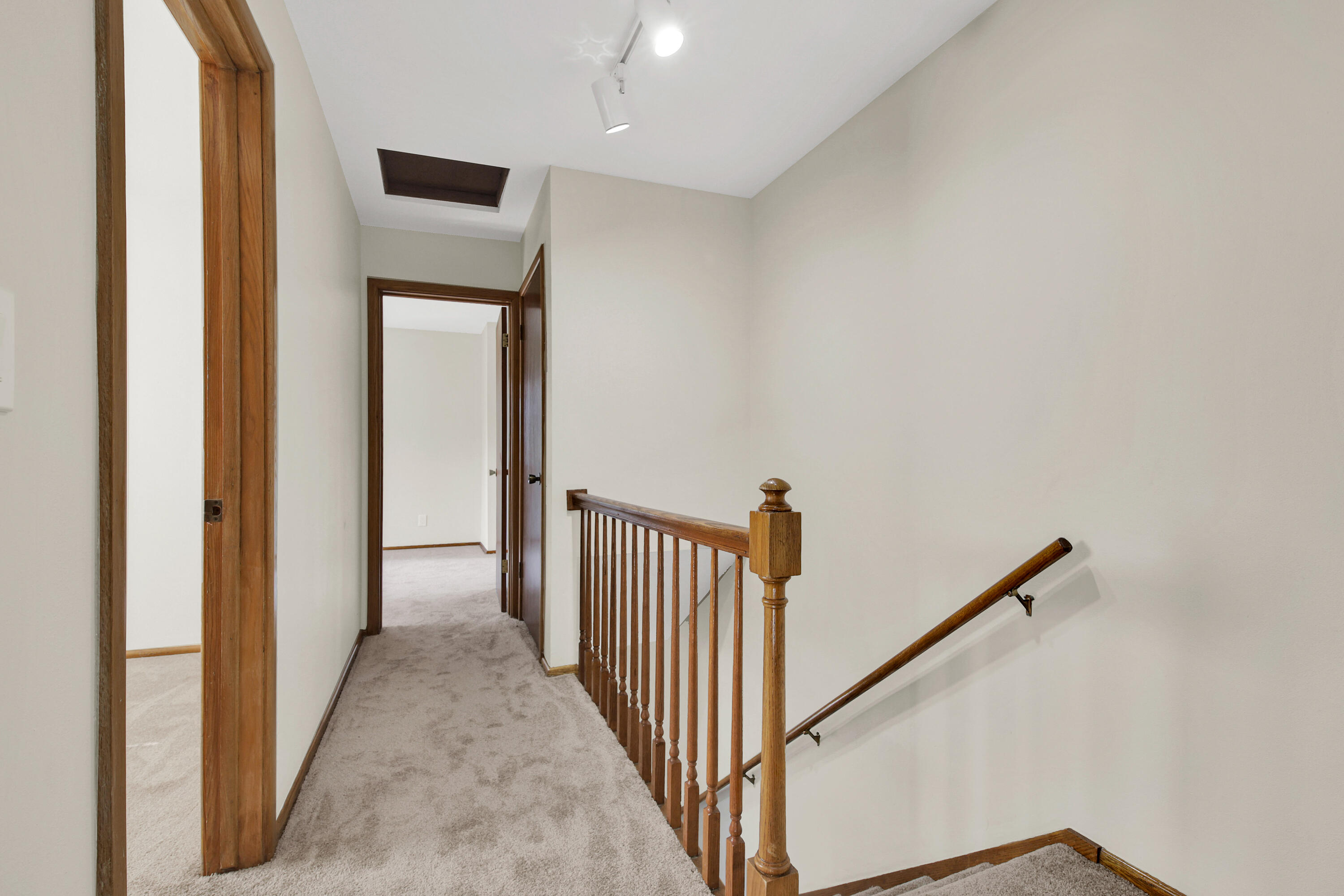 9851 Beloit Road Milwaukee, WI 53228 - Photo 17 of 27 9851 W Beloit Road-17