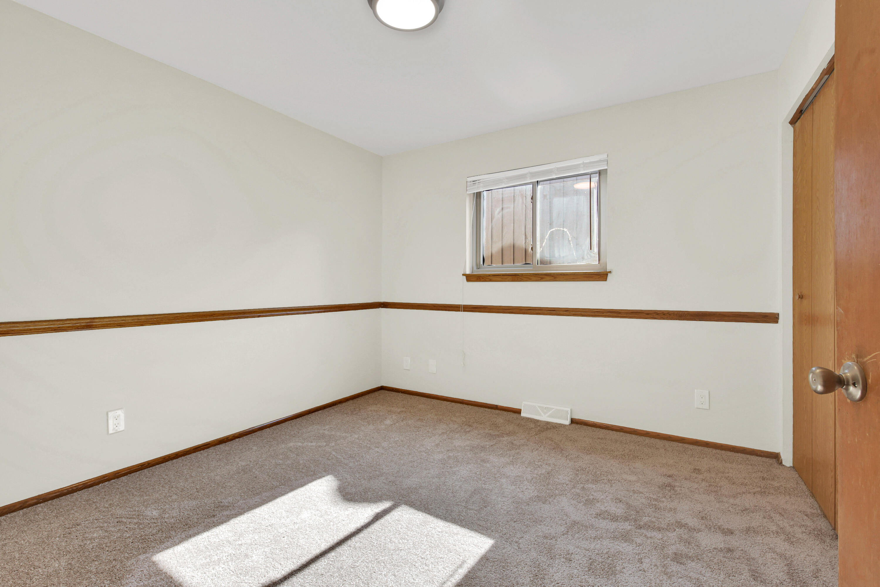 9851 Beloit Road Milwaukee, WI 53228 - Photo 21 of 27 9851 W Beloit Road-21