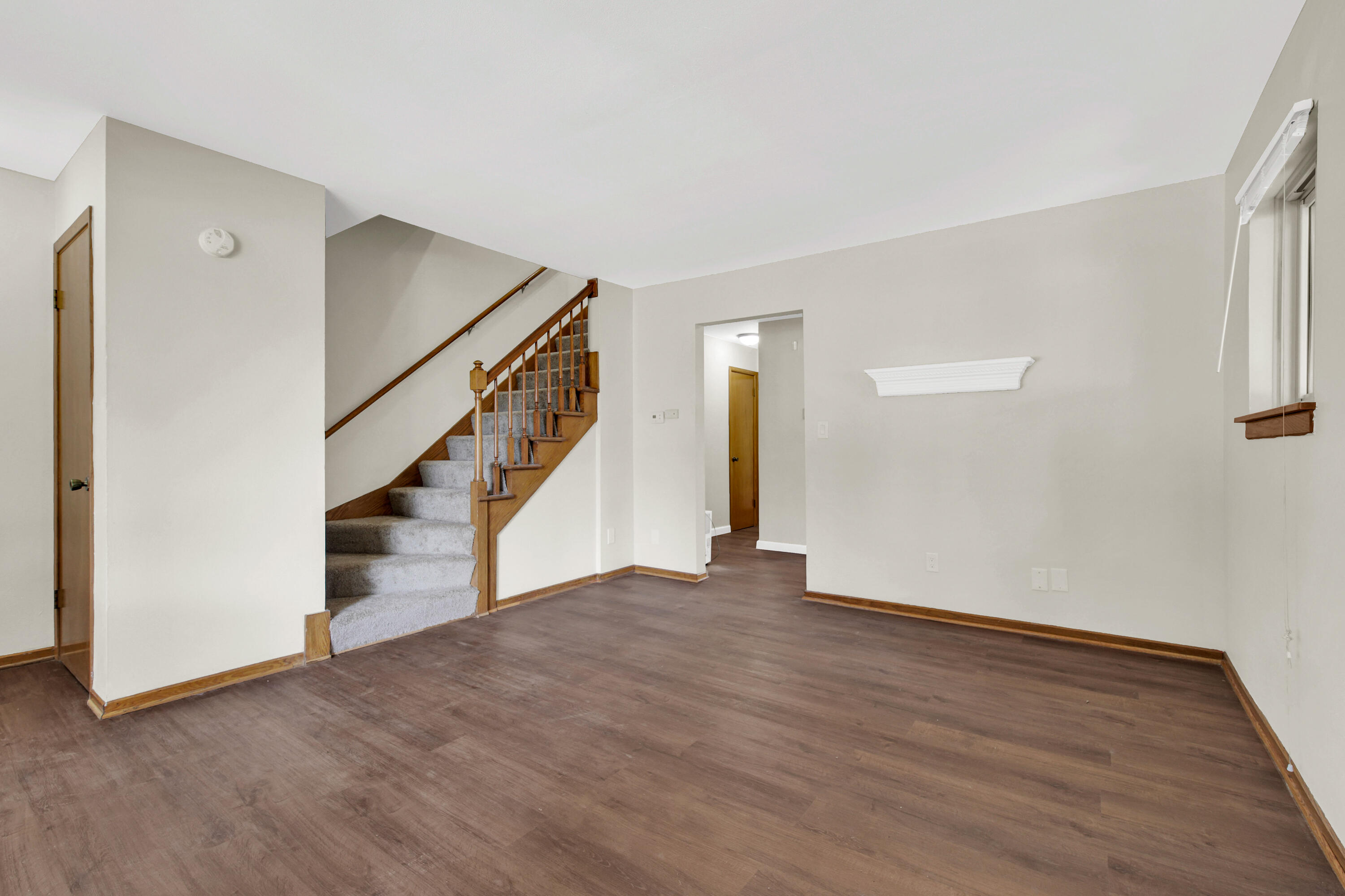 9851 Beloit Road Milwaukee, WI 53228 - Photo 10 of 27 9851 W Beloit Road-10