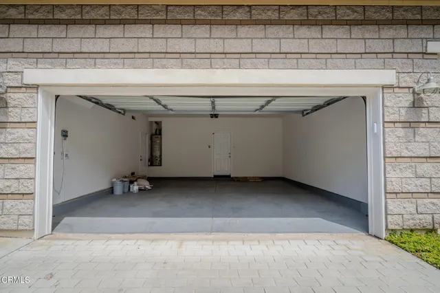 a view of a garage