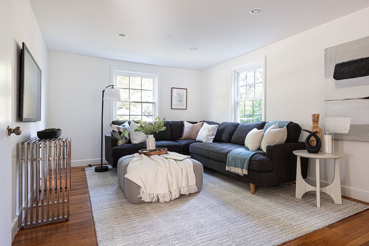 28 Middle Street Lexington, MA 02421 - Photo 14 of 24 Gallery Image 14