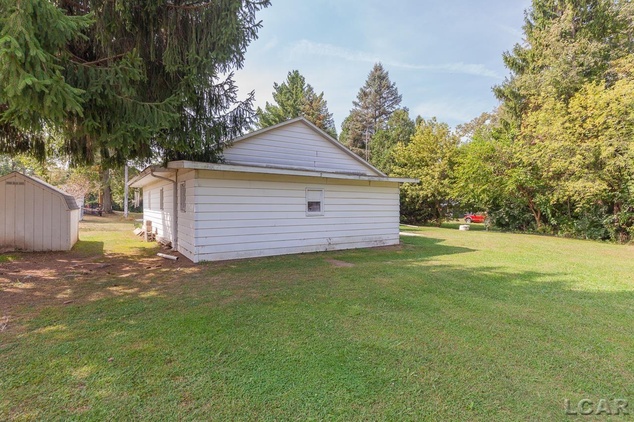 1440 West Carleton Road Adrian, MI 49221 - Photo 8 of 37 50153581-cfde920a-9a3a-4738-b722-f8bbad3d0def.JPG