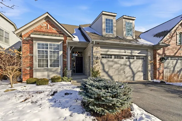 $650,000 | 1285 Stonebriar Court, Naperville, IL 60540