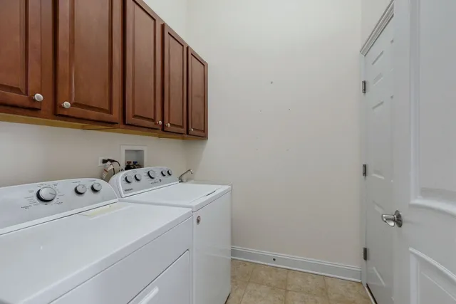 $650,000 | 1285 Stonebriar Court, Naperville, IL 60540