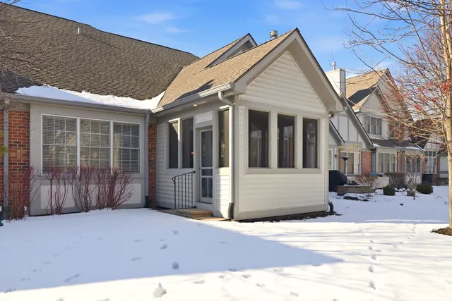 $650,000 | 1285 Stonebriar Court, Naperville, IL 60540