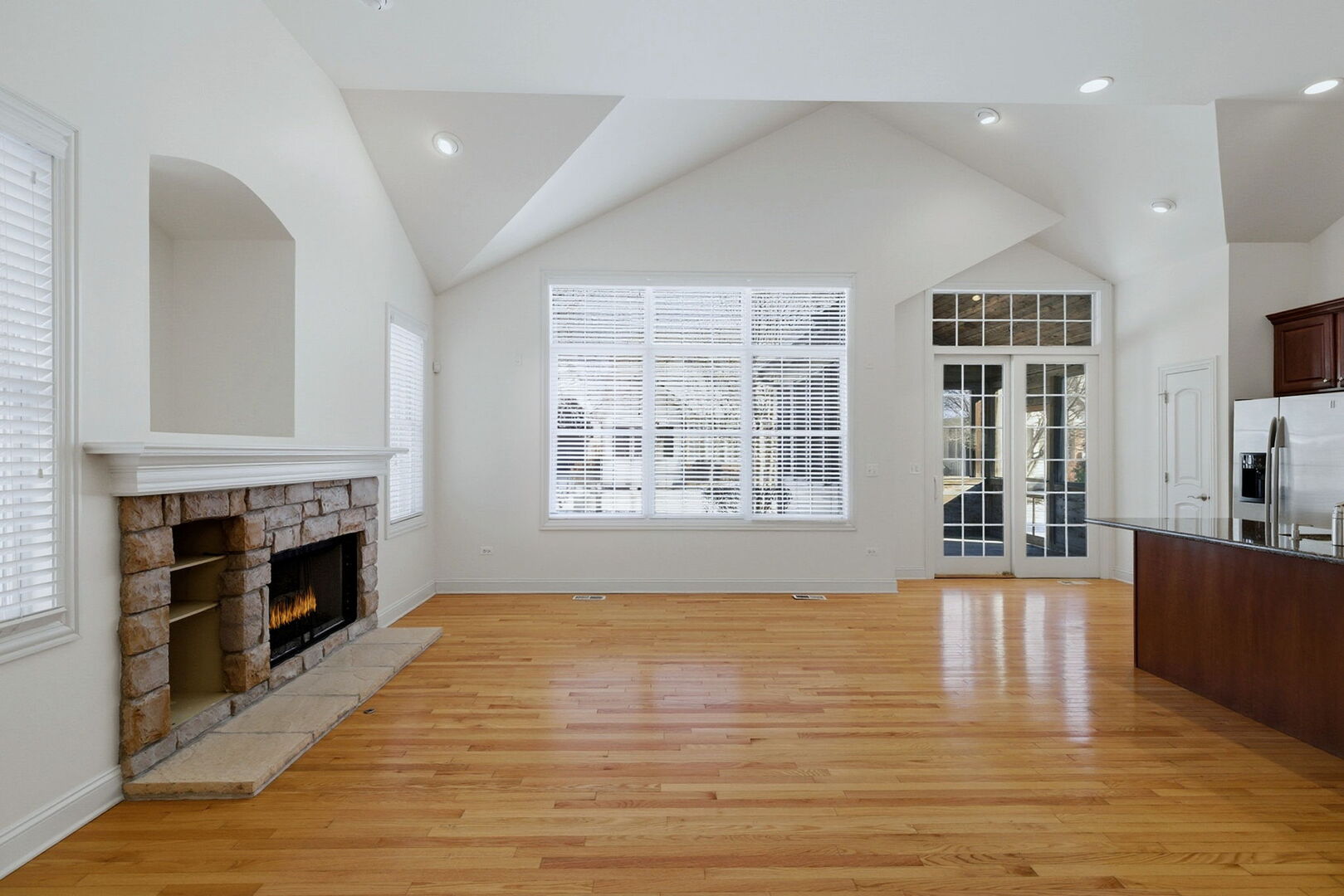 1285 Stonebriar Court Naperville, IL 60540 - Photo 3 of 21