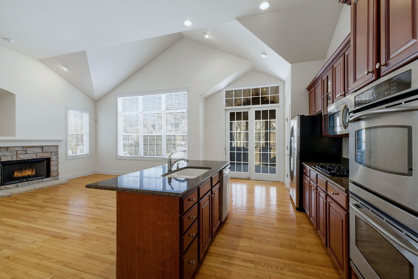 1285 Stonebriar Court Naperville, IL 60540 - Photo 7 of 21