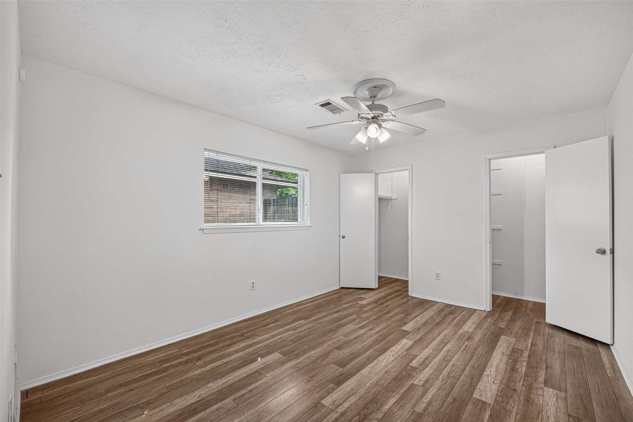 911 Buoy Road Houston, TX 77062 - Photo 12 of 17