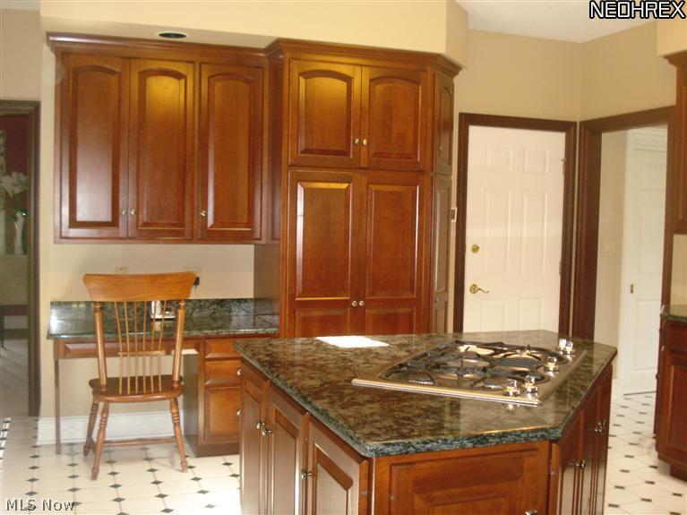 606 Hatch Road Wadsworth, OH 44281 - Photo 8 of 25