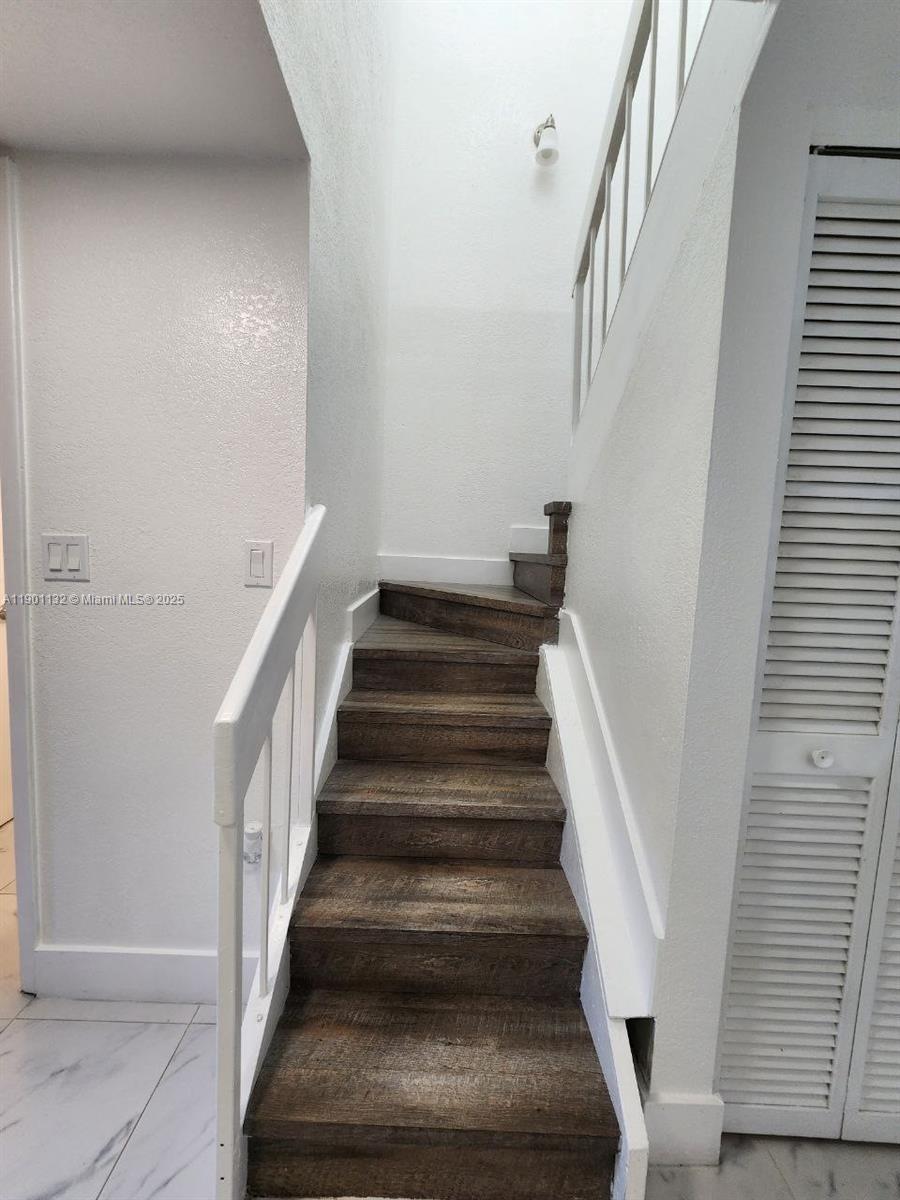 5100 West 12th Lane, Unit E7 Hialeah, FL 33012 - Photo 22 of 35 a view of entryway