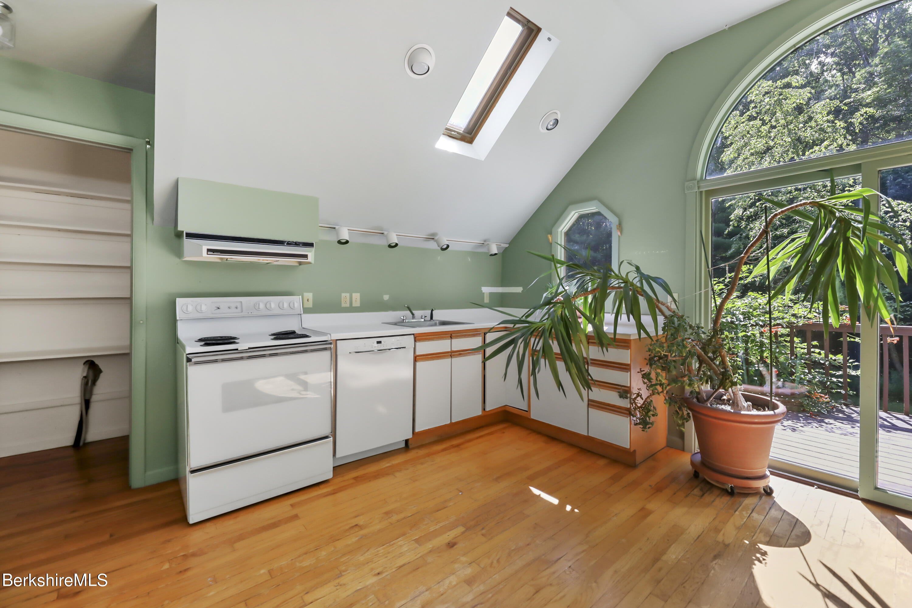 7 Fern Hill Road Great Barrington, MA 01230 - Photo 45 of 60 370 Apartment Kitchen