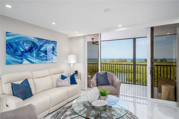 $17,250 | 17 Bluebill Avenue, Unit 903, Naples, FL 34108