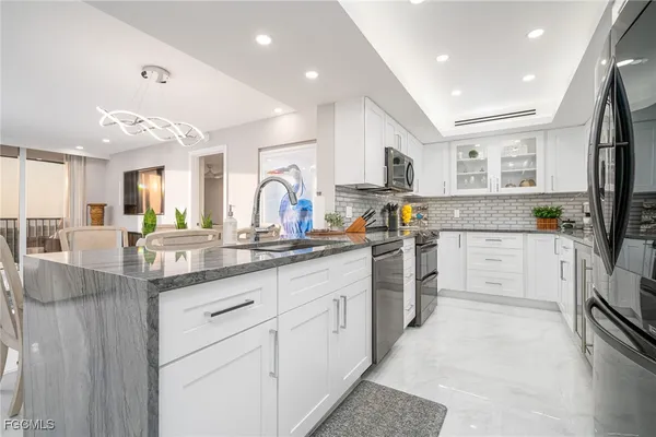 $17,250 | 17 Bluebill Avenue, Unit 903, Naples, FL 34108