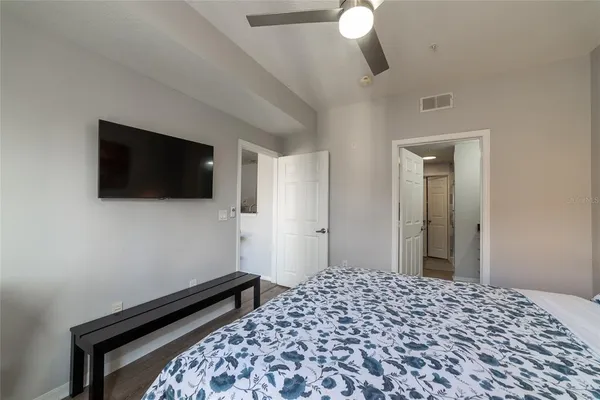 $3,050 | 501 Knights Run Avenue, Unit 1326, Tampa, FL 33602