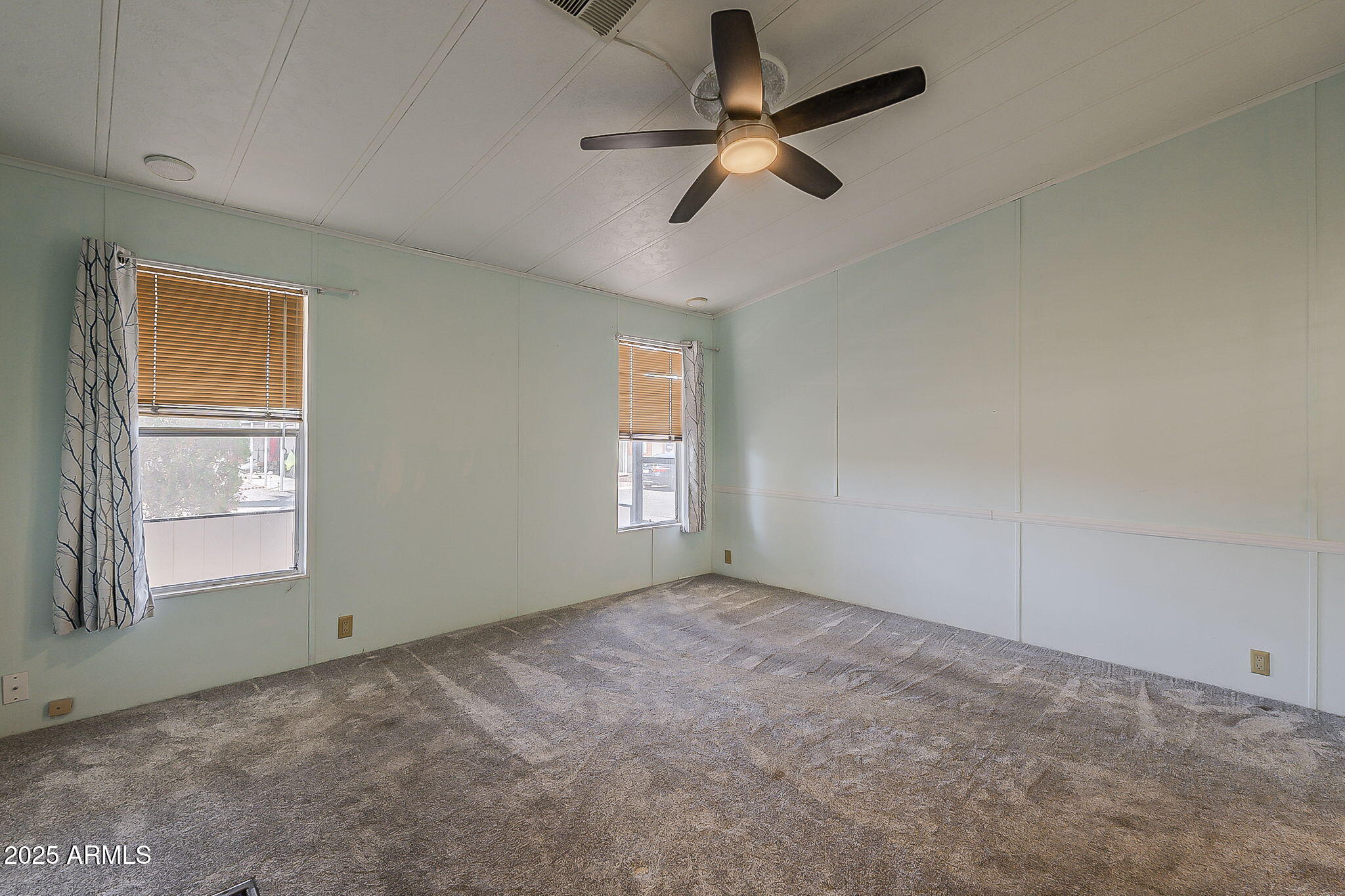 834 South Meridian Road, Unit 118 Apache Junction, AZ 85120 - Photo 25 of 50 a view of an empty room with a window