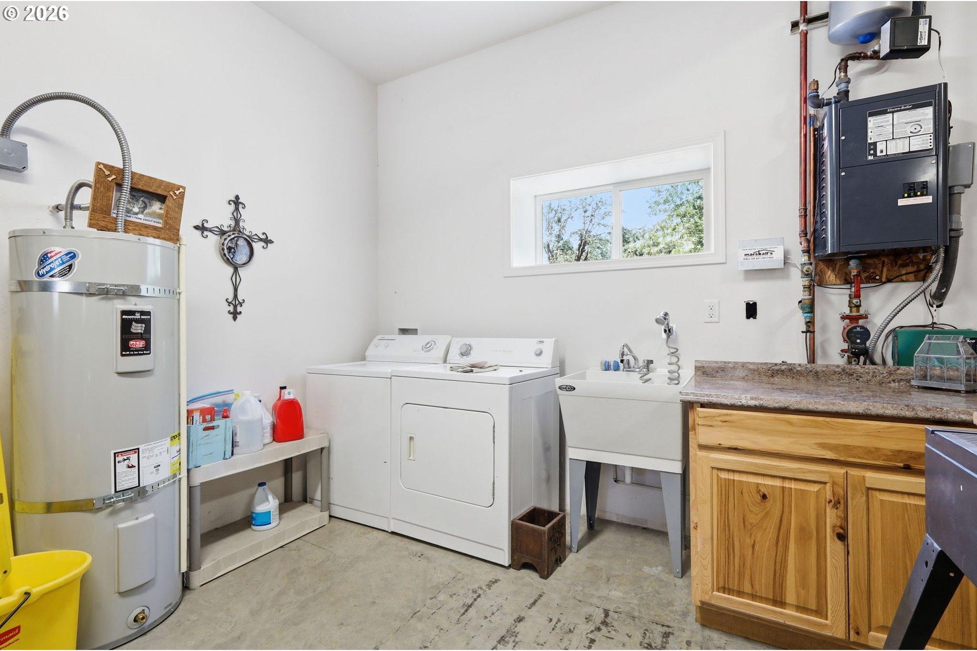 76566 Davis Road Oakridge, OR 97463 - Photo 35 of 42 Gallery Image 35