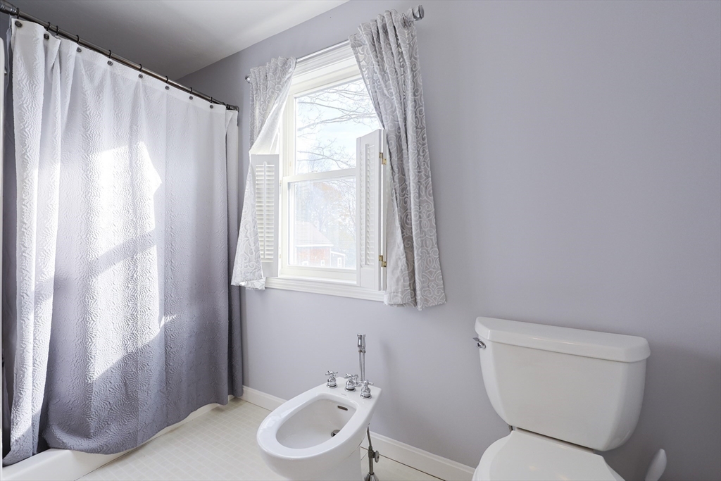 20-22 Chapin Street Milford, MA 01757 - Photo 20 of 40