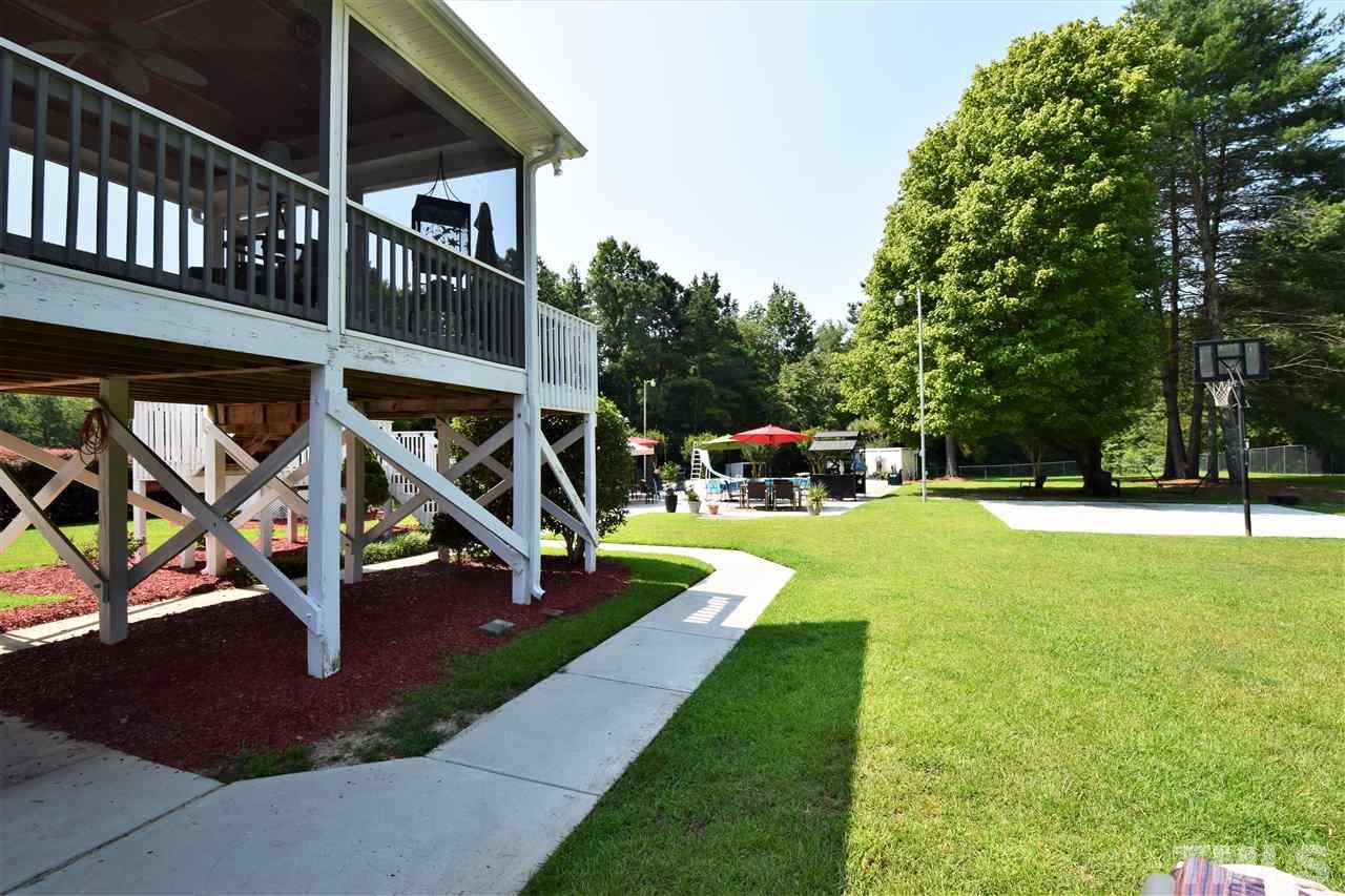 33 Blue Pond Road Clayton, NC 27520 - Photo 4 of 30 Gallery Image 4