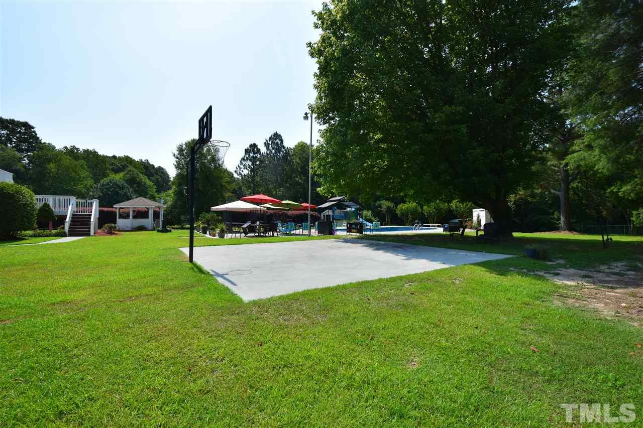 33 Blue Pond Road Clayton, NC 27520 - Photo 5 of 30 Gallery Image 5
