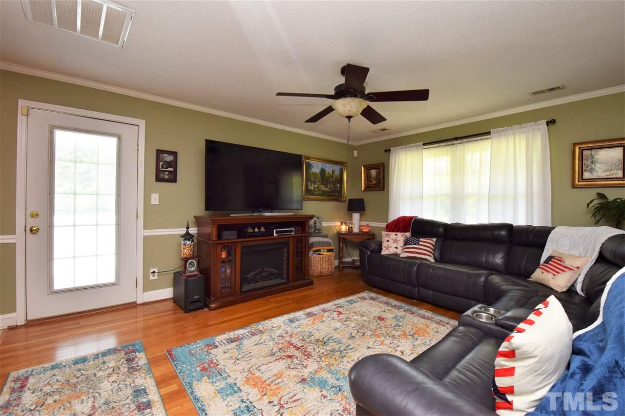 33 Blue Pond Road Clayton, NC 27520 - Photo 7 of 30 Gallery Image 7