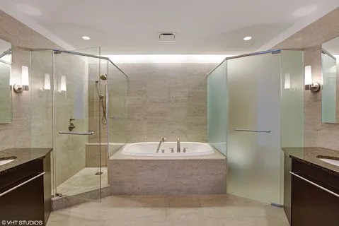 $999,000 | 401 North Wabash Avenue, Unit 63D, Chicago, IL 60611