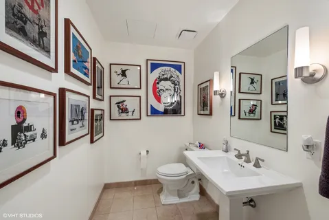 $999,000 | 401 North Wabash Avenue, Unit 63D, Chicago, IL 60611