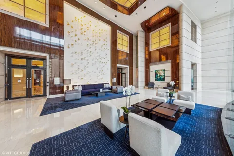 $999,000 | 401 North Wabash Avenue, Unit 63D, Chicago, IL 60611