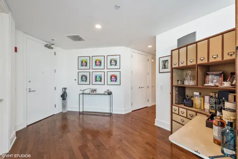$999,000 | 401 North Wabash Avenue, Unit 63D, Chicago, IL 60611