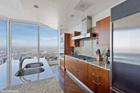 $999,000 | 401 North Wabash Avenue, Unit 63D, Chicago, IL 60611