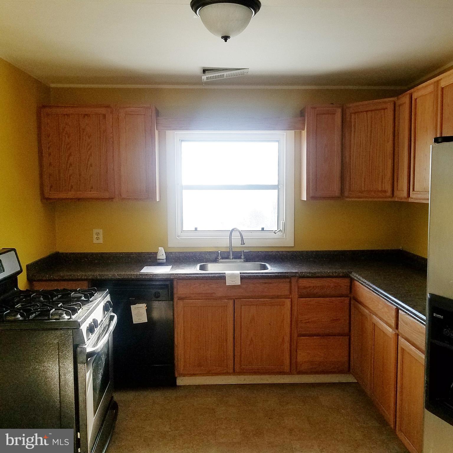 4221 Harcourt Road Baltimore, MD 21214 - Photo 6 of 12 Interior