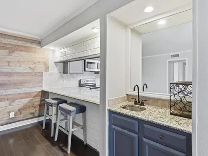 $325,000 | 2713 Meadowstone Court, Carrollton, TX 75006